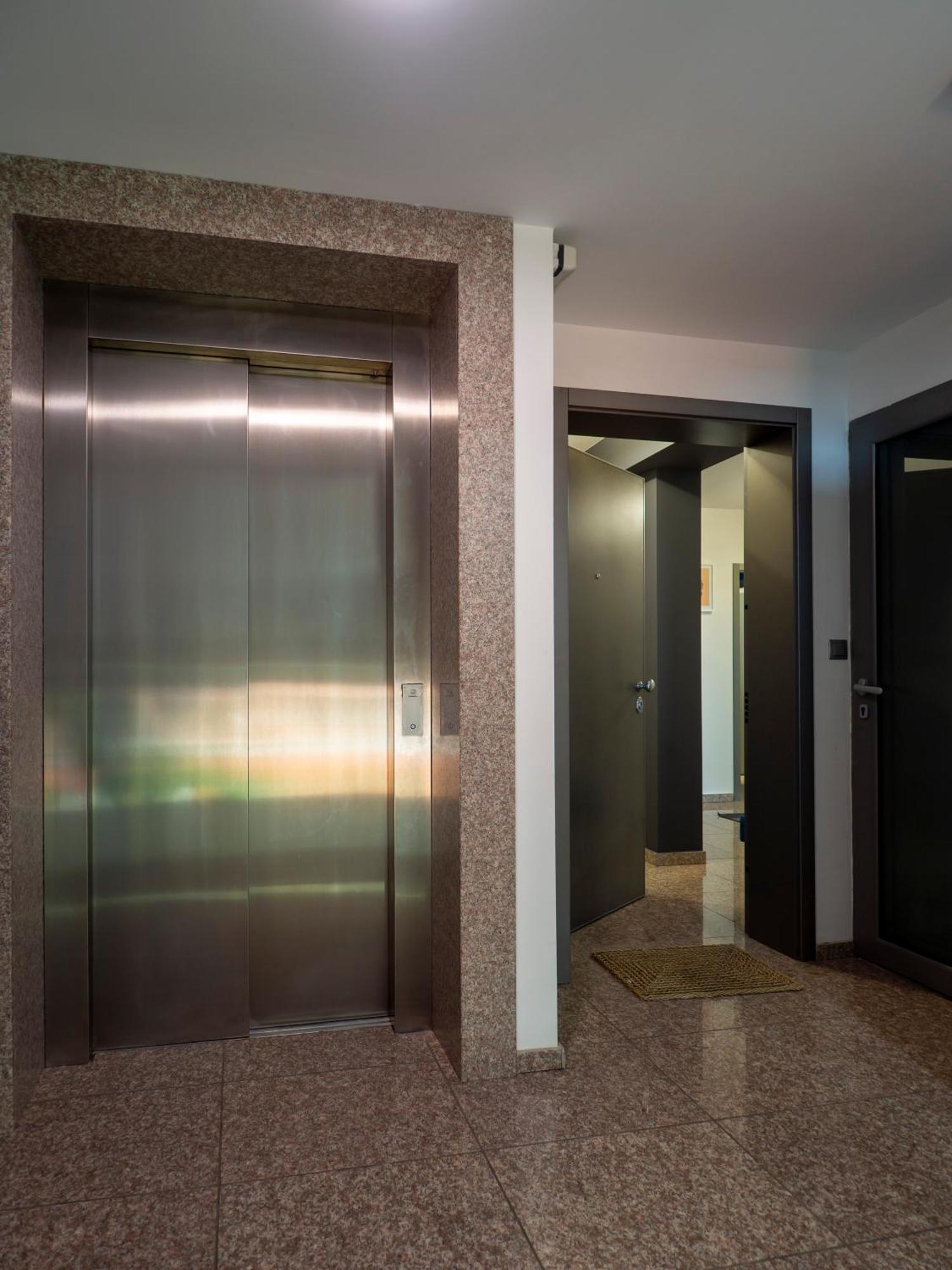 Vertigo2 Huge Apartment 2 Bedrooms Balcony Parking Sofia Exterior foto